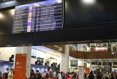 Voos em atraso começaram a normalizar durante a manhã desta segunda