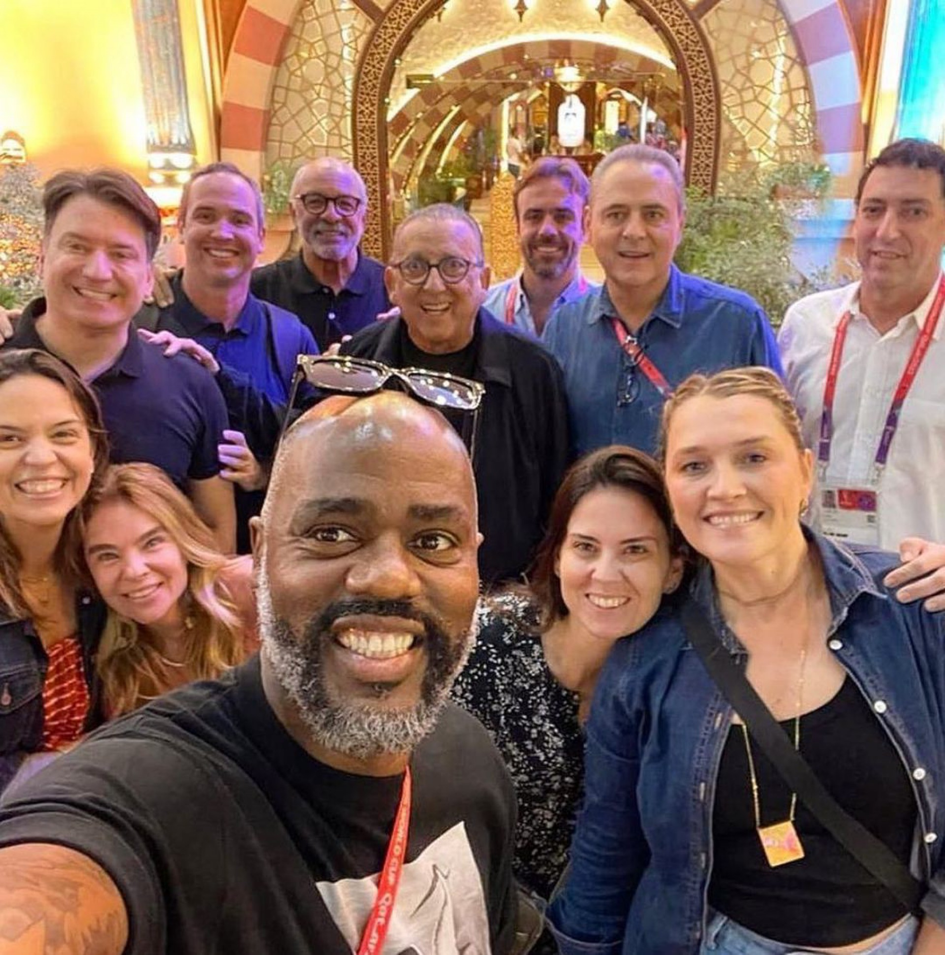 Galvão Bueno homenageia equipe da TV Globo presente na Copa do Catar - Reprodução Internet