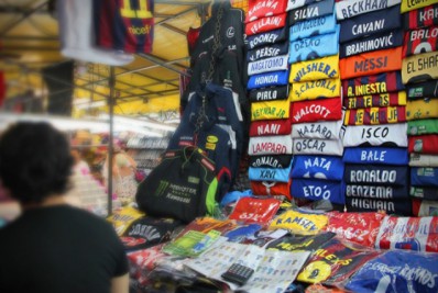 Pesquisa da Fecomércio RJ mostra que quase 50% dos consumidores cariocas já compraram produtos piratas