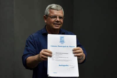 Grael sanciona lei que dispensa alvará para as atividades econômicas 