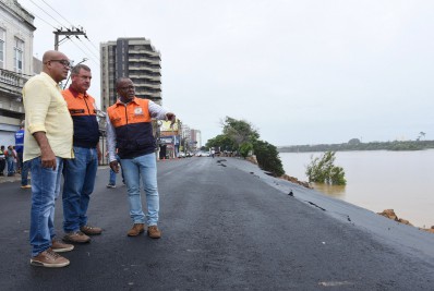 Força-tarefa define plano de ação para trecho de 200 metros do dique que desabou no centro da cidade
