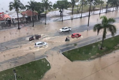 Chuva provoca vários alagamentos em Araruama nesta terça-feira (20)