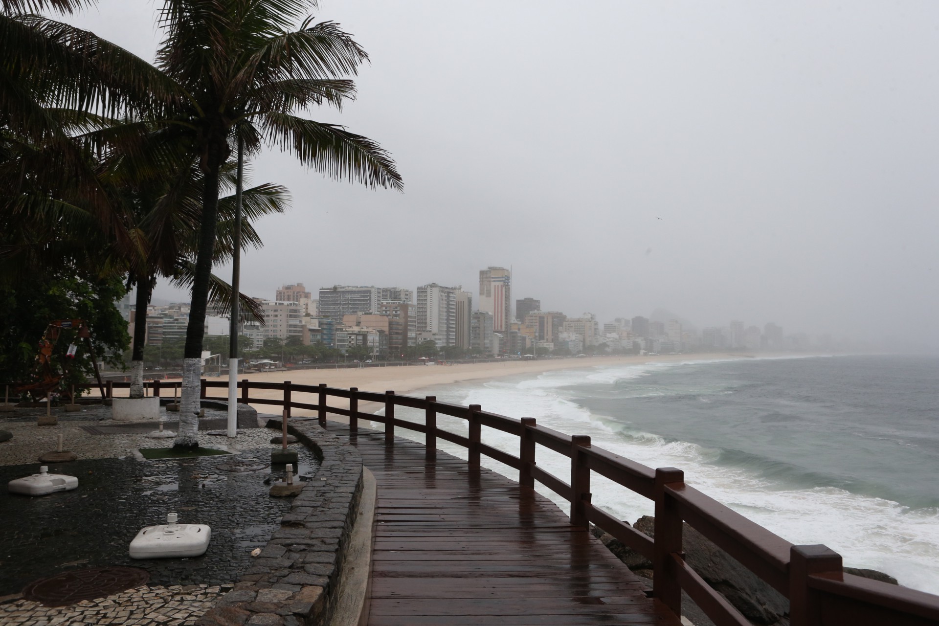 Vista do Mirante do Leblon na Zona Sul do Rio de Janeiro, nesta ter&ccedil;a-feira (20) - Cl&eacute;ber Mendes/Ag&ecirc;ncia O Dia