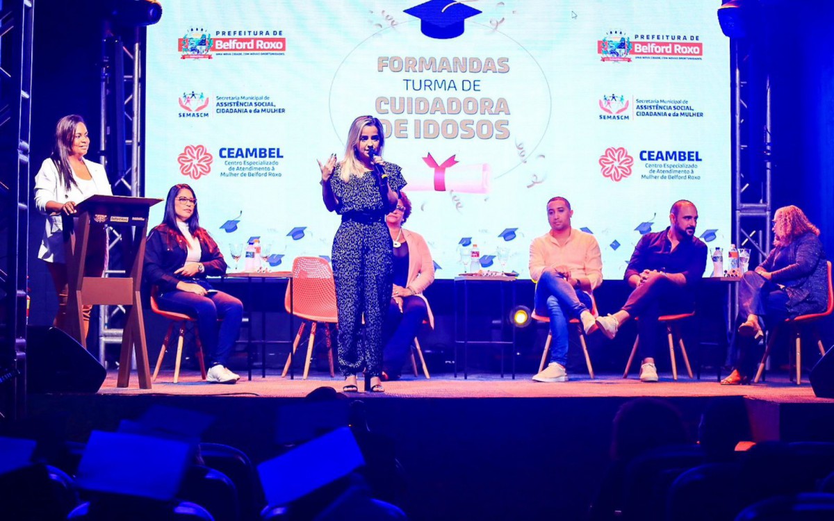 A secret&aacute;ria de Assist&ecirc;ncia Social, Brenda Carneiro, parabenizou as formandas e estuda a possibilidade de implantar mais cursos