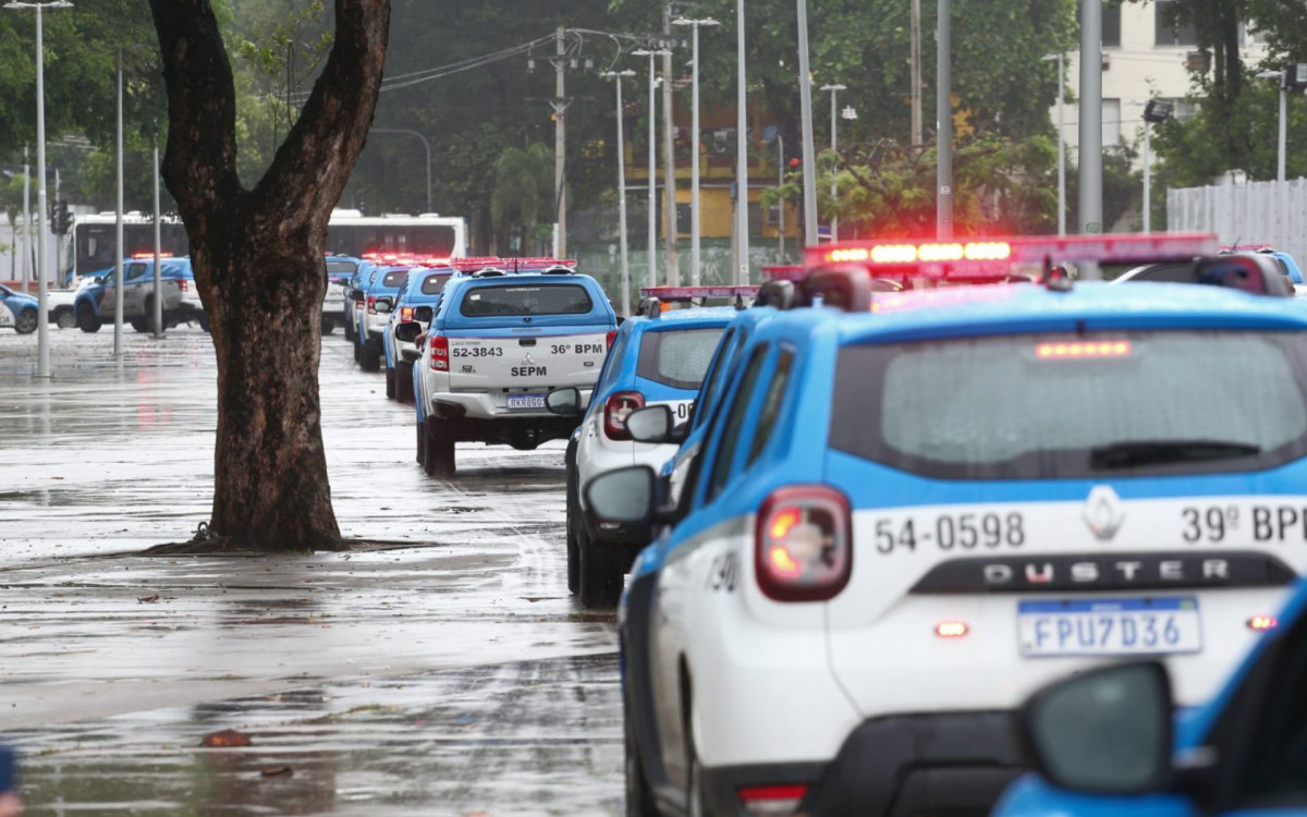 Policiais militares puderam testar os novos ve&iacute;culos recebidos nesta quarta-feira
