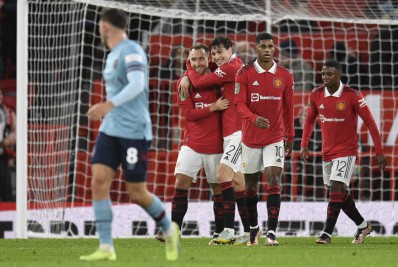 No primeiro jogo sem Cristiano Ronaldo, Manchester United vence o Burnley e avança na Copa da Liga Inglesa