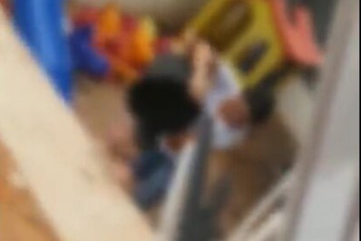 Professora é afastada após despejar balde de água em criança autista