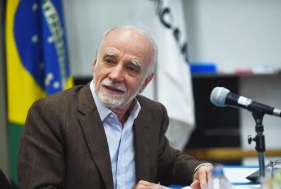 Lula convida André Lara Resende para Ministério do Planejamento