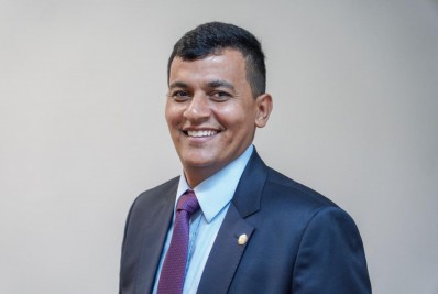 Gonçalense dá a Medalha Tiradentes ao deputado federal Altineu Côrtes