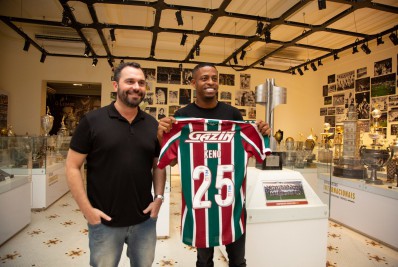 Fluminense anuncia a contratação do atacante Keno