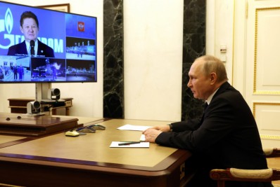 Putin inaugura campo de gás para abastecer a China