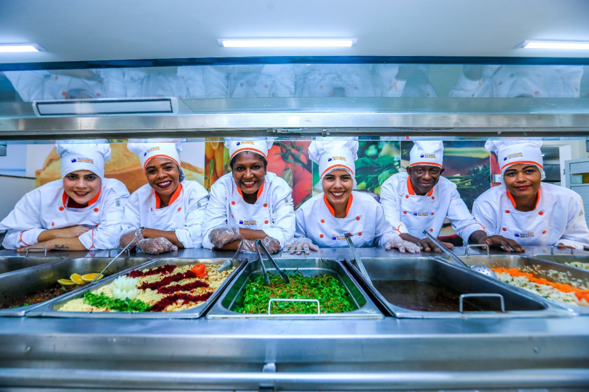 Equipe do Restaurante do Povo começará a trabalhar cedo para preparar a deliciosa comida de final de ano - Rafael Barreto / PMBR