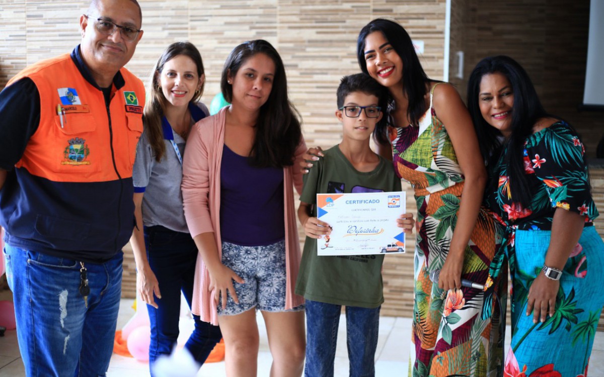 Nathan Souza recebeu o diploma e participou animado dos encontros. O menino quer ser bombeiro