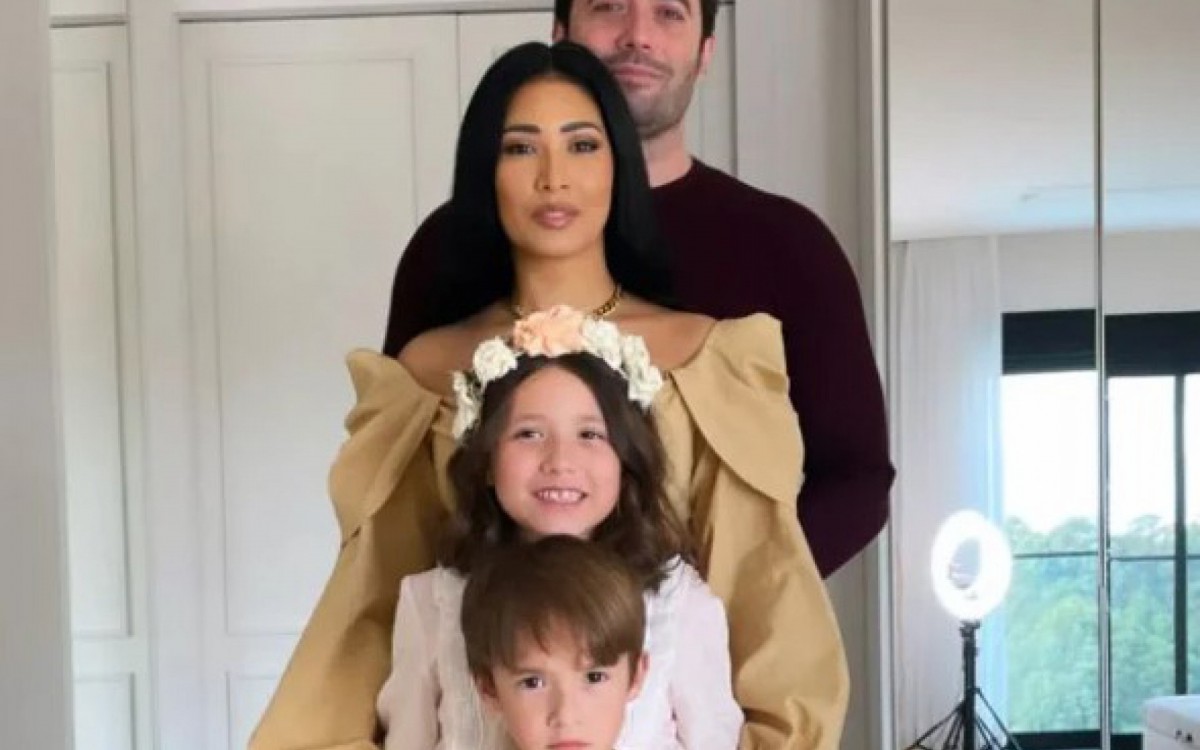 Simaria e Vicente Escrig com os filhos, Giovanna e Pawel