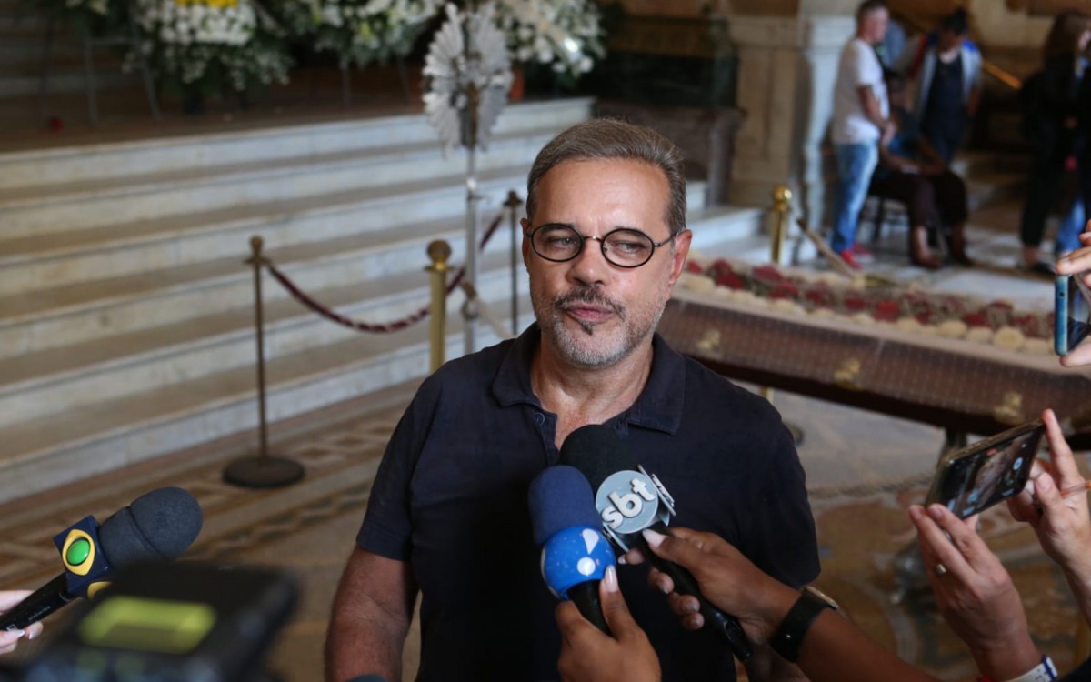 Diogo Vilela no vel&oacute;rio de Pedro Paulo Rangel no Theatro Municipal, no Centro do Rio, nesta quinta-feira