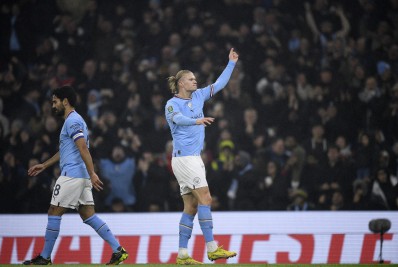 Em grande jogo, Manchester City vence por 3 a 2 e elimina Liverpool da Copa da Liga Inglesa