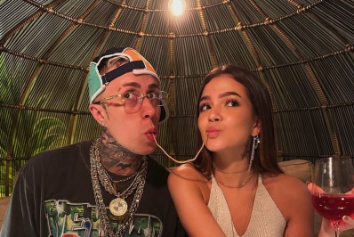 Mel Maia e MC Daniel recriam cena de 'A Dama e o Vagabundo'