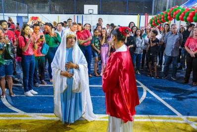 Moradores da Ribeira vivenciam magia natalina com o 