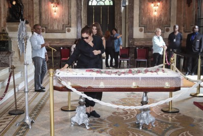 Amigos, familiares e fãs se despedem de Pedro Paulo Rangel em velório no Rio