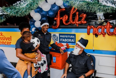 Ronda Solidária: Guarda Municipal de Itaboraí distribui presentes de Natal para crianças