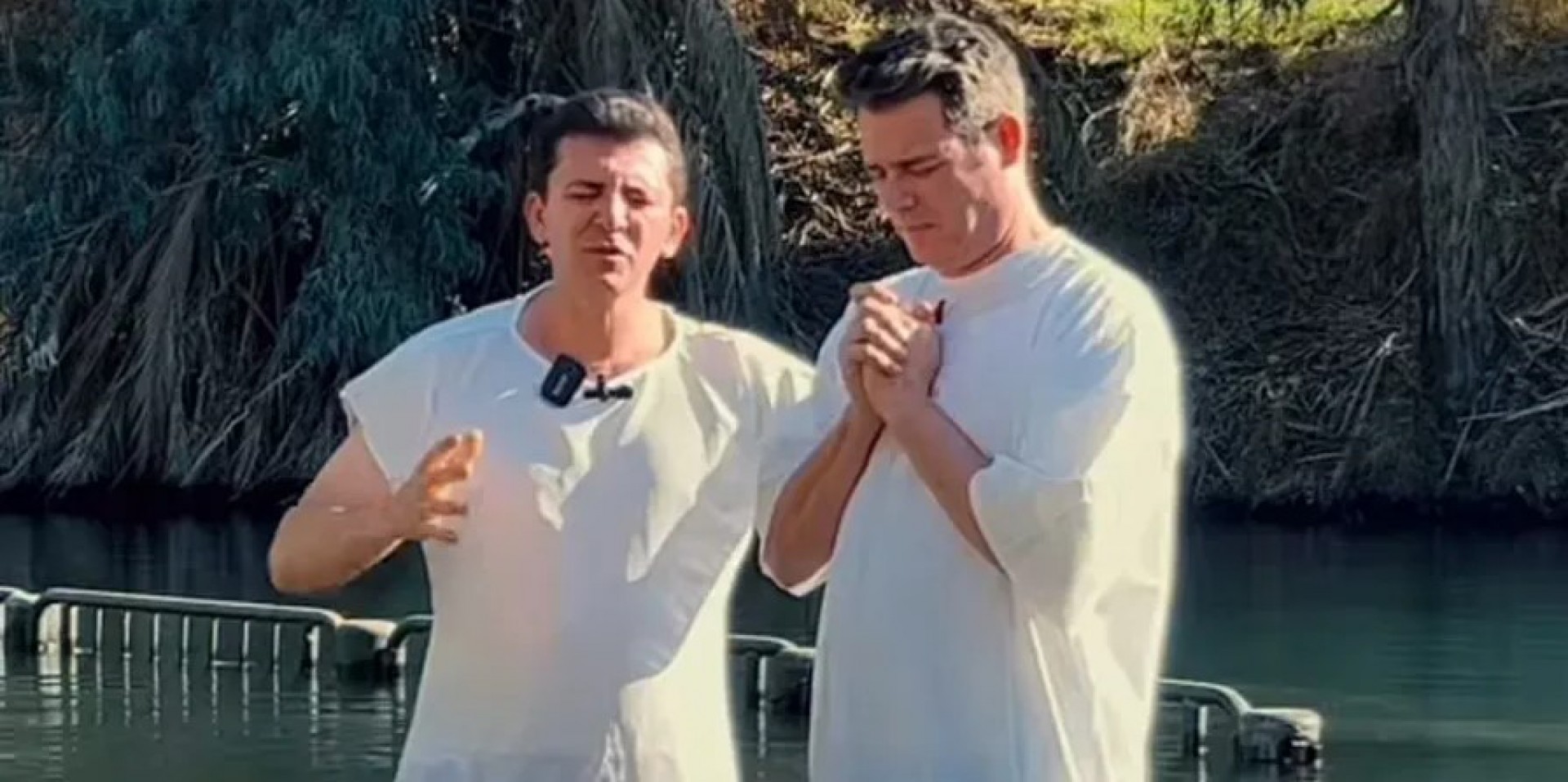 Celso Portiolli é batizado no rio Jordão, em Israel - Reprodução/Instagram