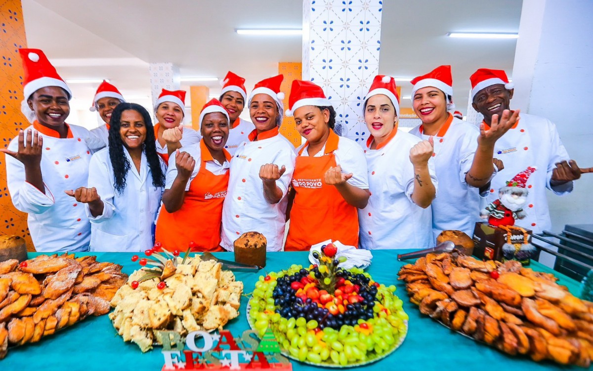 A equipe do restaurante do Povo se desdobrou para fazer a ceia de Natal na unidade de Belford Roxo