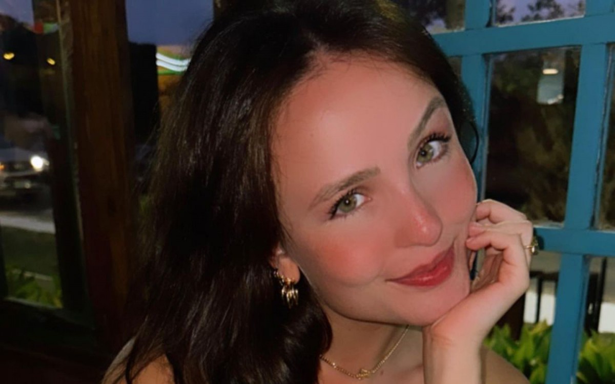 Larissa Manoela mostra fotos de sua viagem para Fernando de Noronha com o namorado, André Luiz Frambach