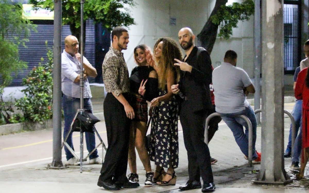 Jos&eacute; Loreto e Sheron Menezzes nas grava&ccedil;&otilde;es de 'Vai na F&eacute;' no Centro do Rio