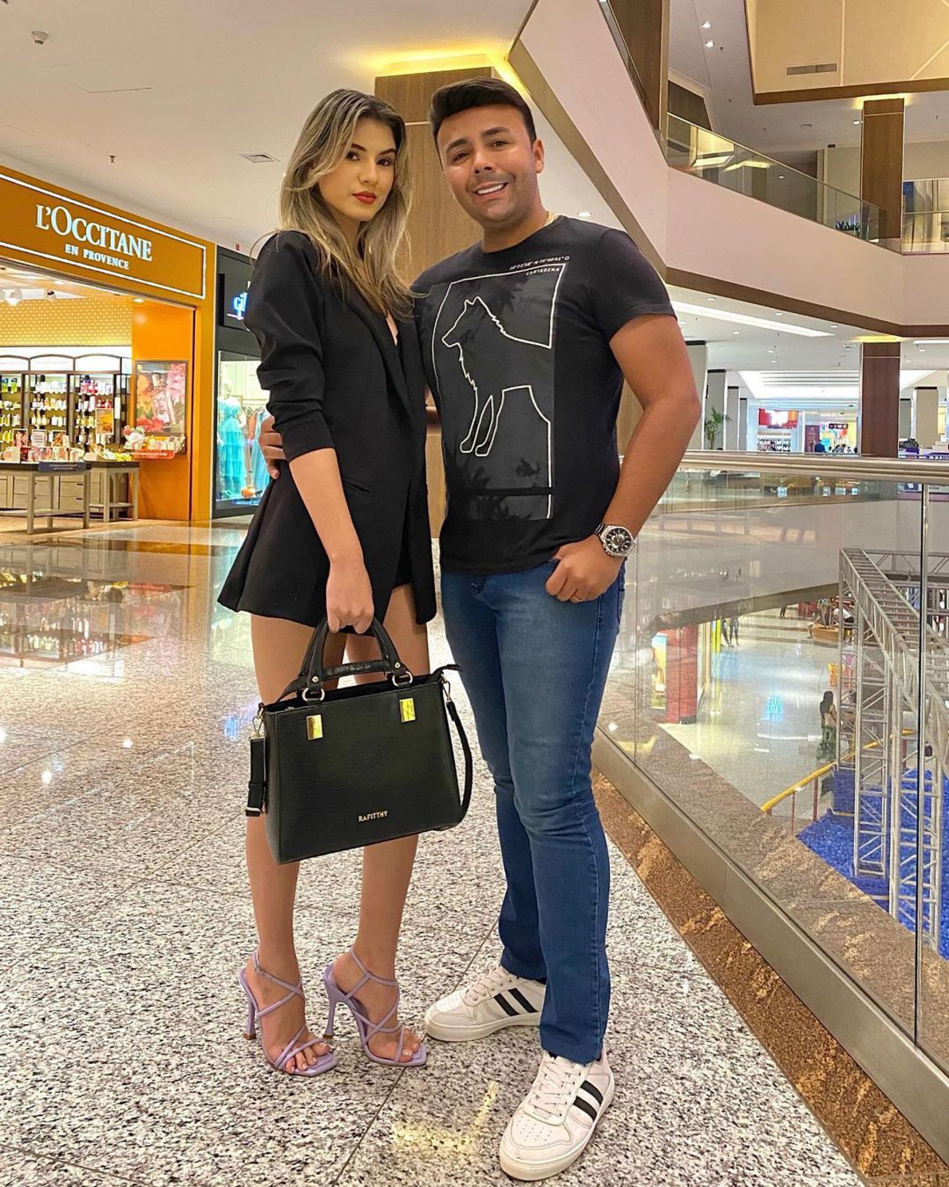 Lucas Ferraz e a esposa Katrine - Reprodução Internet