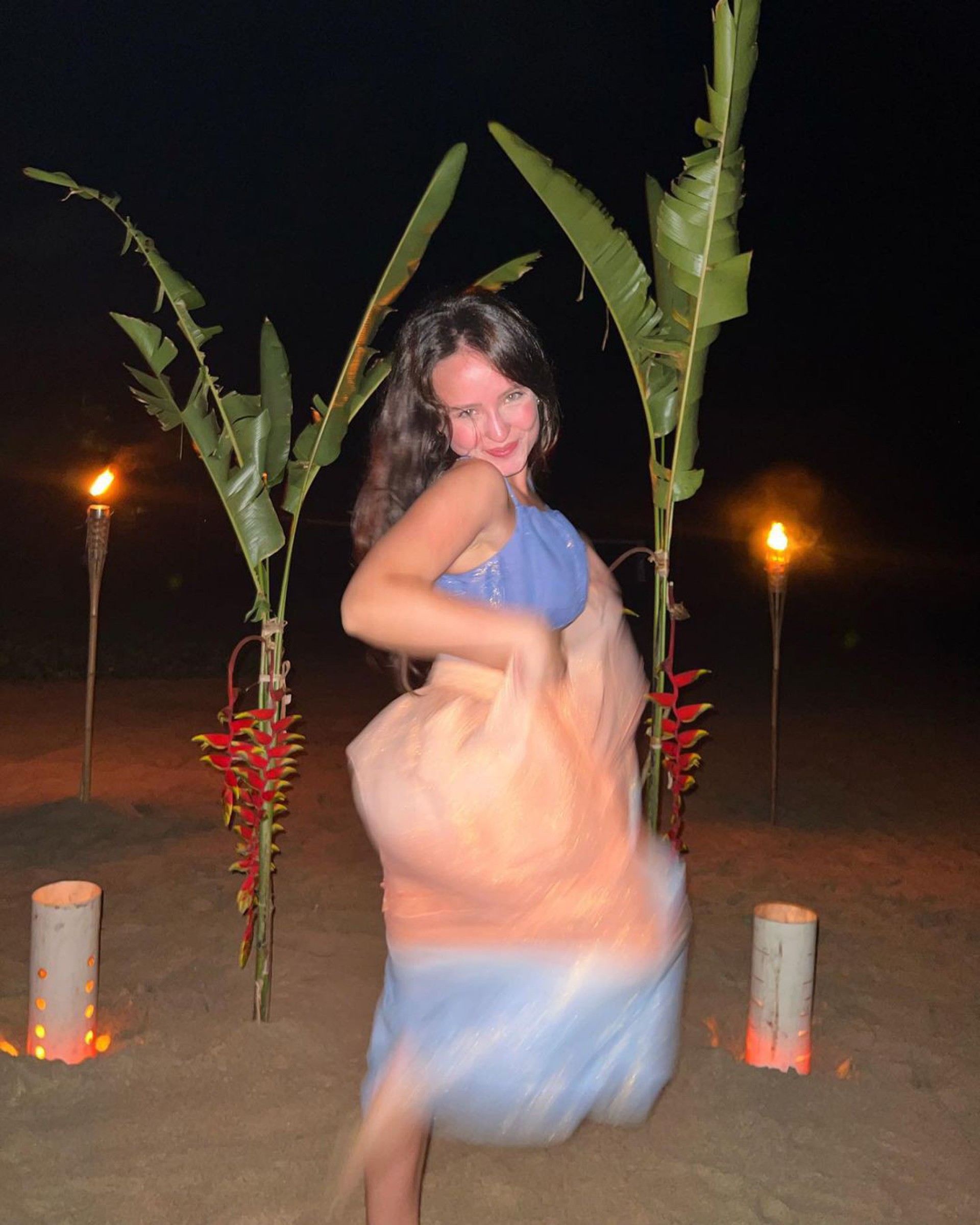 Larissa Manoela mostra fotos de sua viagem para Fernando de Noronha com o namorado, André Luiz Frambach - Reprodução Internet