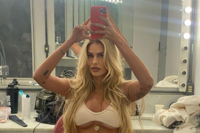 Yasmin Brunet posa de lingerie no dia do aniversário de Gabriel Medina