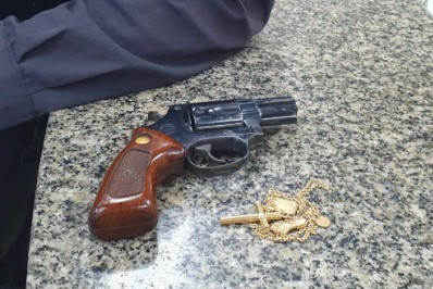 Homem reage a assalto e fere suspeito no Flamengo