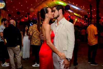 Após cinco meses, Rafa Kalimann e José Loreto terminam namoro