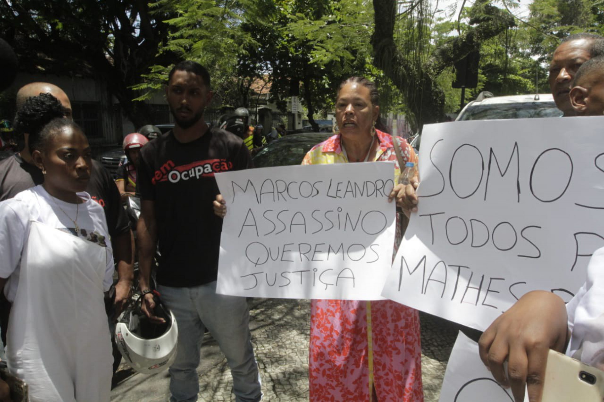 'Vocês não têm o direito de tirar a vida de pessoas inocentes', afirmou sogra de Matheus Bruno dos Santos, Cláudia Alexandre - Marcos Porto/Agência O Dia