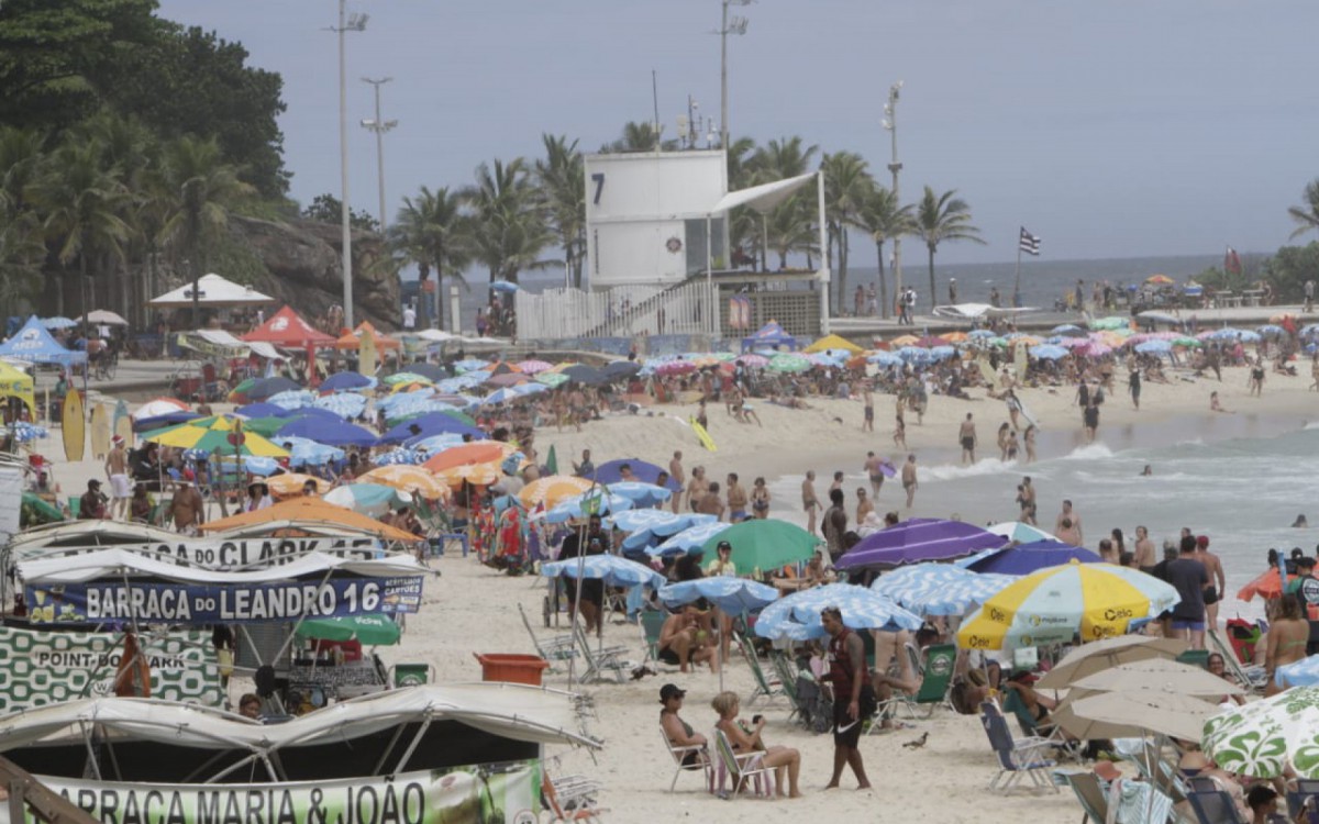 Fim de semana do Natal ser&aacute; de tempo quente e &uacute;mido, com pancadas isoladas de chuva e c&eacute;u variando entre claro e nublado