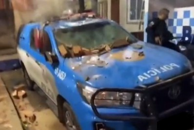 Criminosos atacam base da Polícia Militar na comunidade do Bateau Mouche