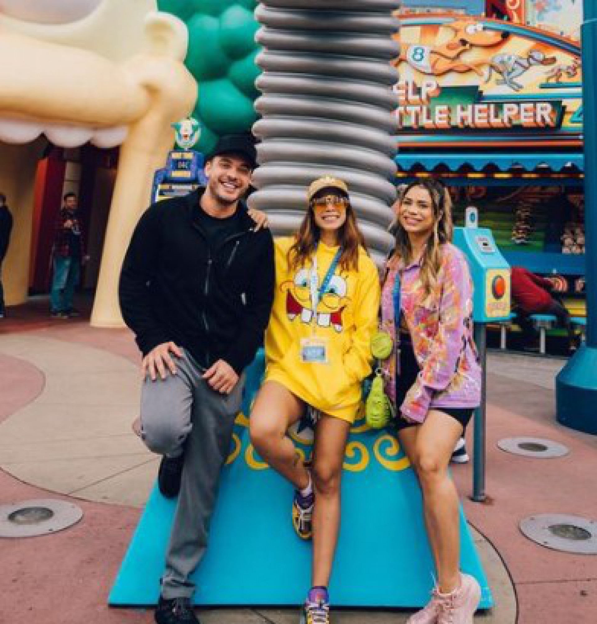 Anitta, Lexa e Wesley Safadão se encontram em parque de Orlando - Reprodução Internet