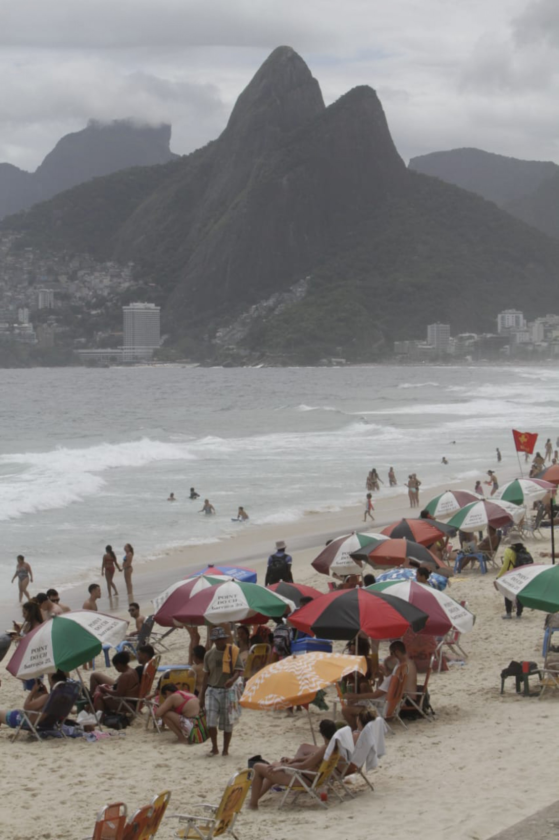 Segundo aponta o Sistema Alerta Rio, apesar de pancadas isoladas de chuva, os term&ocirc;metros devem registrar m&aacute;xima de 31&deg;C e a m&iacute;nima de 18&deg;C