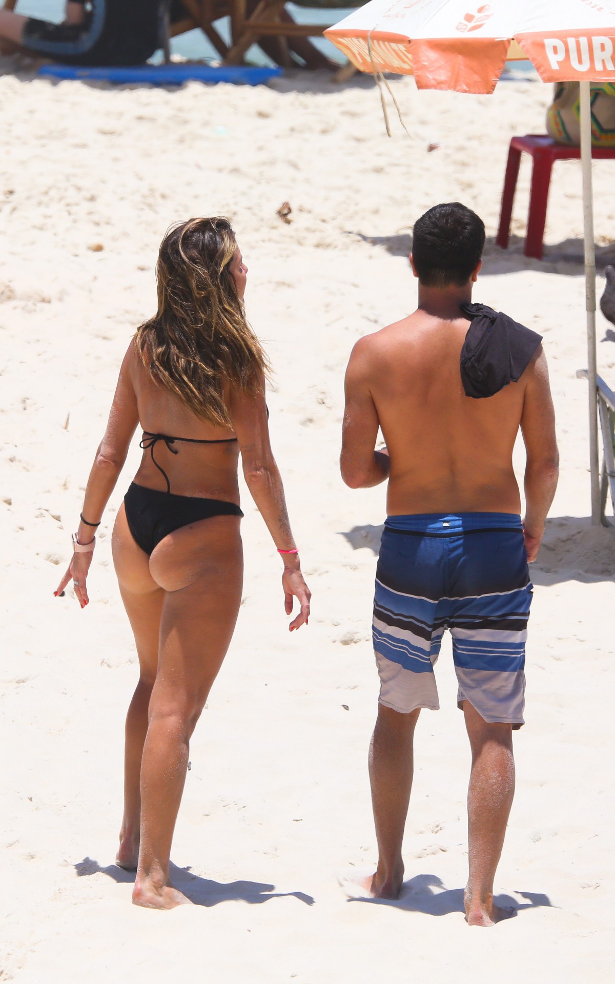 B&aacute;rbara Coelho curte o dia de Natal na Praia da Barra da Tijuca, na Zona Oeste do Rio