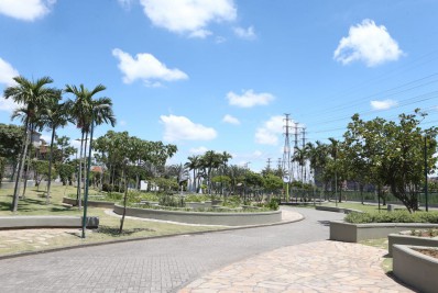 Menina é atingida por parede de mármore em banheiro do Parque Madureira