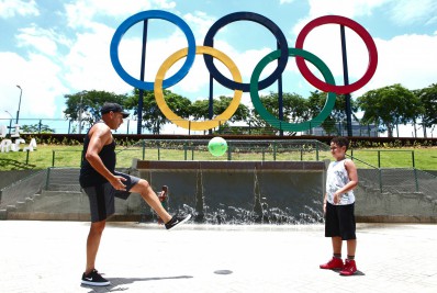 Nem neve, nem frio: famílias curtem o Natal no Parque Madureira embaixo de sol forte e calor