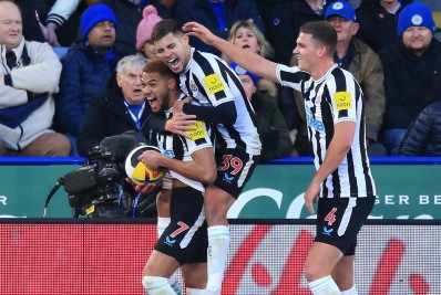 Brasileiros são decisivos, Newcastle vence Leicester e vira vice-líder do Inglês