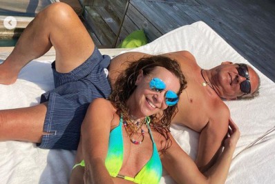 Galvão Bueno e a mulher curtem viagem romântica nas Maldivas