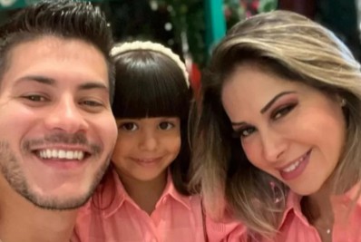 Maíra Cardi enfrenta críticas após passar natal na companhia do ex-marido, Arthur Aguiar