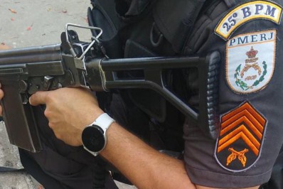 Homem de 20 anos é preso suspeito de tráfico de drogas em São Pedro da Aldeia