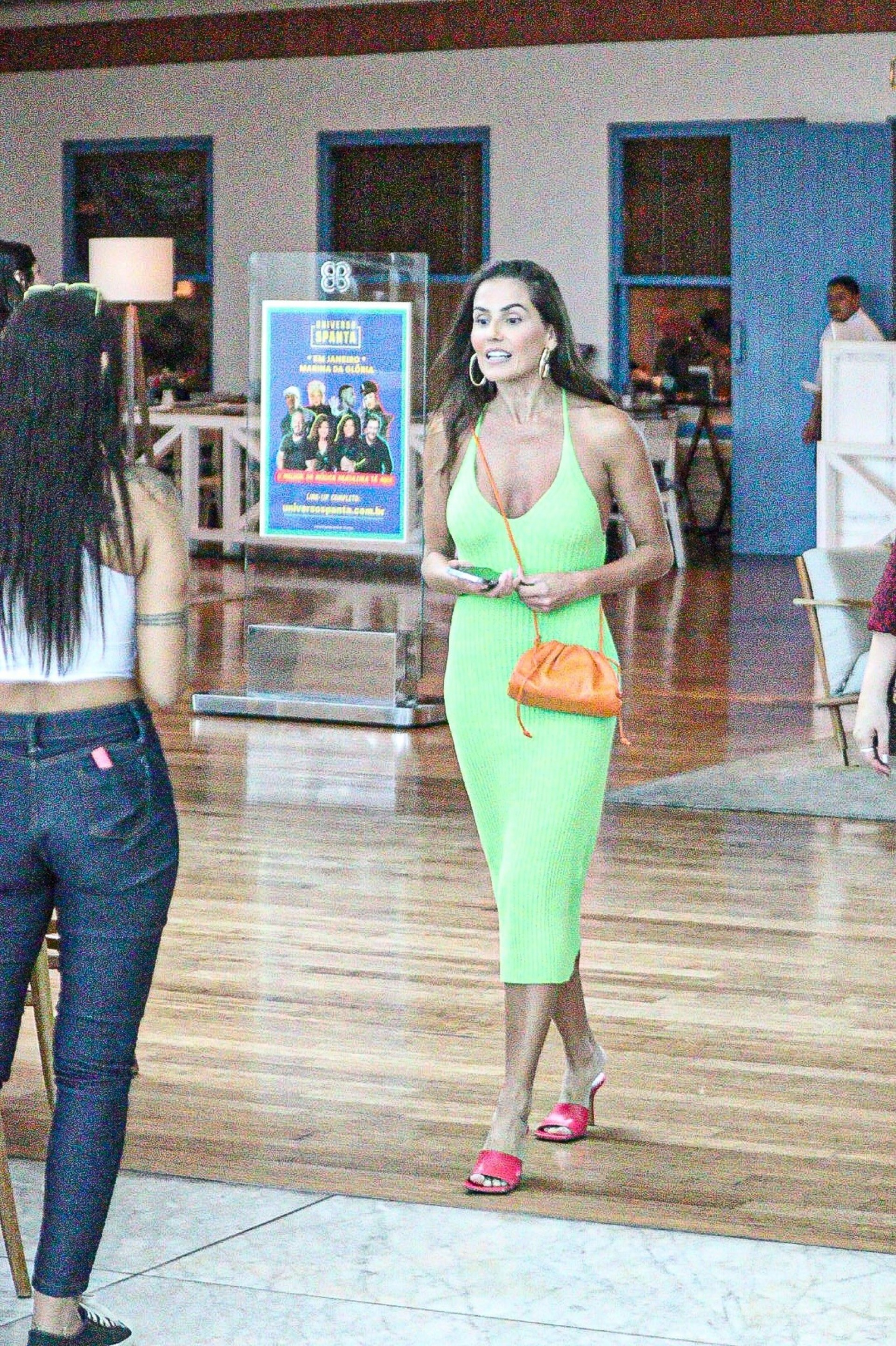 Deborah Secco - AGNW