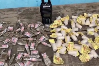 Policiais apreendem drogas e rádio transmissor em Mesquita