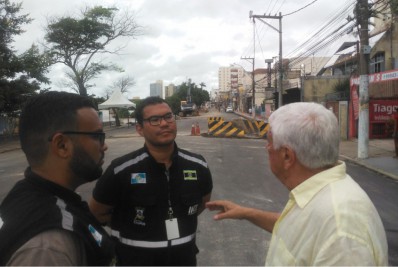 Contenção da erosão de dique é intensificada e estacionamento nas proximidades está sendo definido