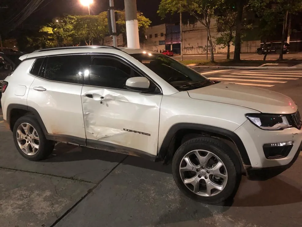 Carro usado pela a personal trainer Andrea Luciana Zaude, durante fuga na Zona Norte de São Paulo