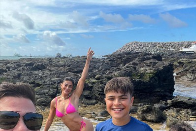 Juliana Paes curte viagem em família no arquipélago de Fernando de Noronha